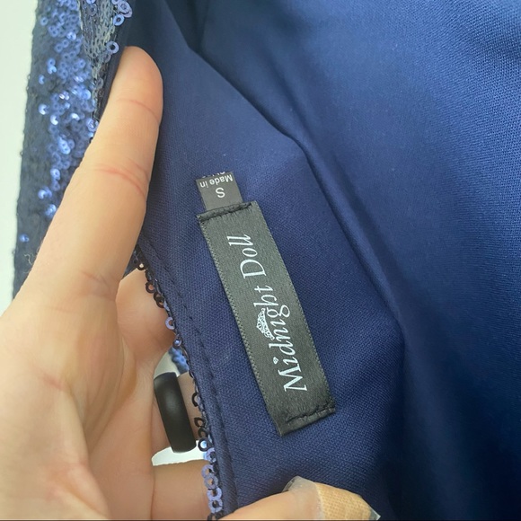 Navy sequened bodycon dress 😍 - Picture 5 of 6